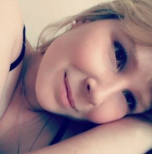 Meet your Posher, Mikaela